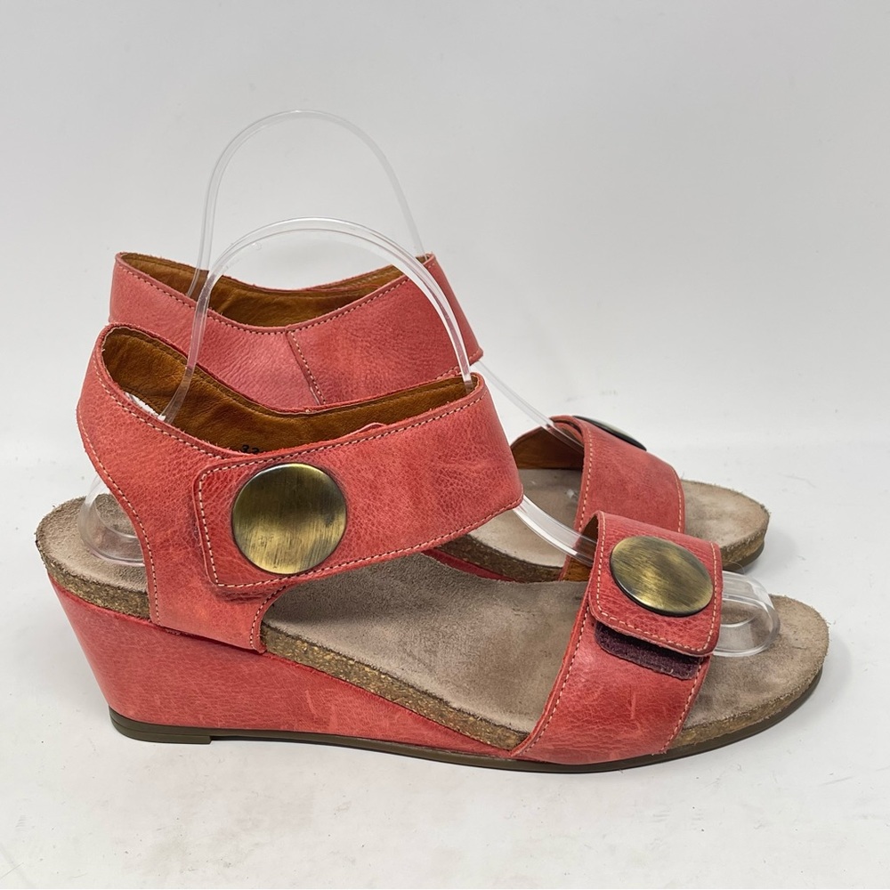 Taos Carousel 3 Wedge Sandals Womens 9 - 9.5 EU 40 Red Leather Ankle Strap